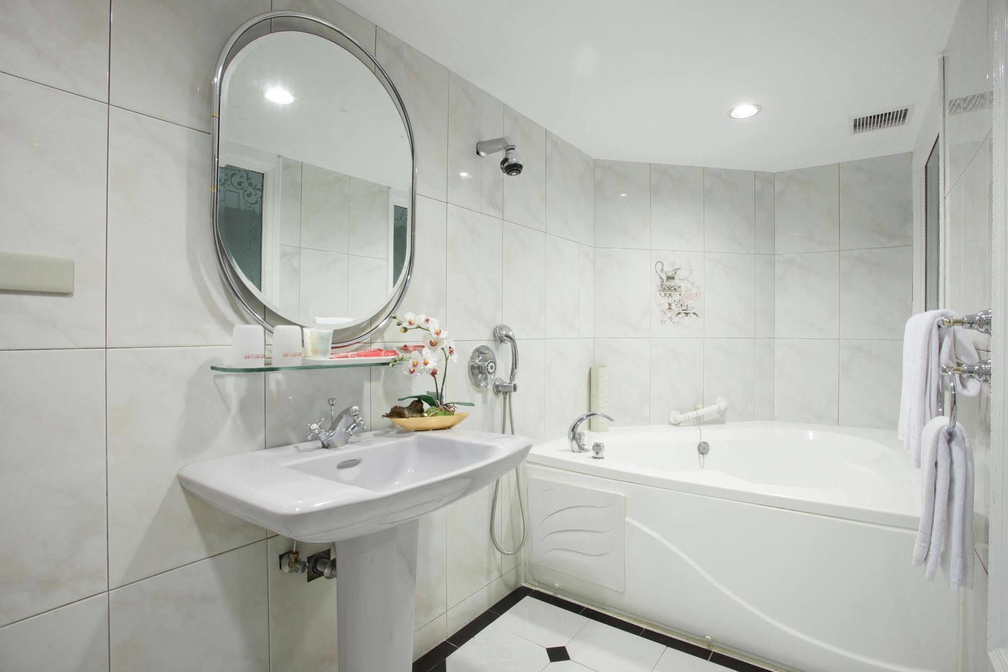 Charming Castle Hotel Đài Bắc Ngoại thất bức ảnh