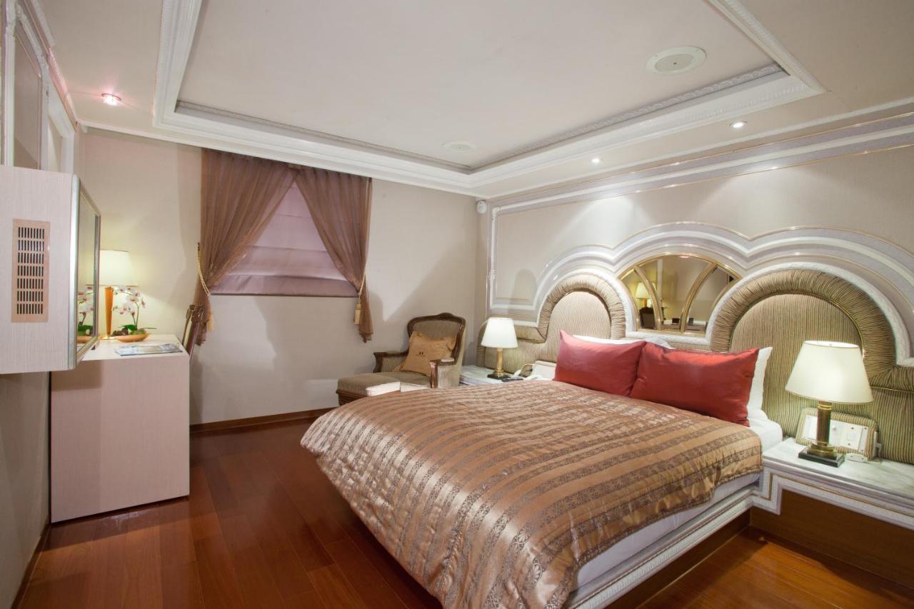 Charming Castle Hotel Đài Bắc Ngoại thất bức ảnh